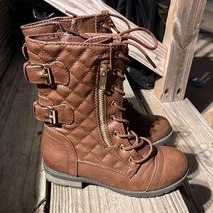 Tan Childrens Girls Mid Calf Quilted Back Buckle Lace Up Combat Boots size 13
